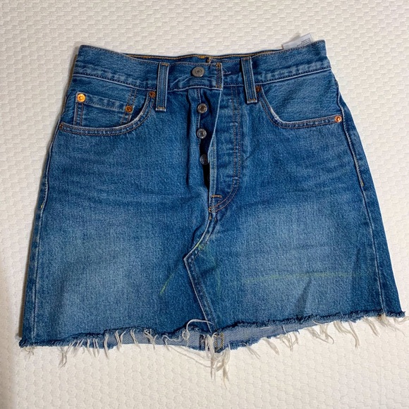 Levi denim skirt - Picture 1 of 2